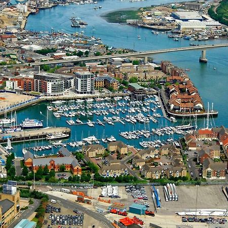 2 Bed Apartment With 2 Ensuites-Near Train Station /Mayflower /City Southampton Dış mekan fotoğraf
